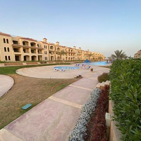 Laserina Palm Beach For Families Only Ground Floor With Big Garden Please Note That There Is Entrance Extra Fees 250 Le Per Adult Hotel Ain Sukhna Eksteriør billede