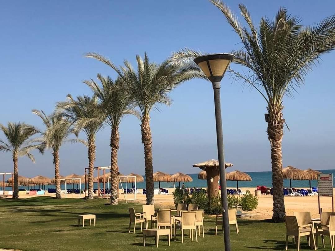 Laserina Palm Beach For Families Only Ground Floor With Big Garden Please Note That There Is Entrance Extra Fees 250 Le Per Adult Hotel Ain Sukhna Eksteriør billede