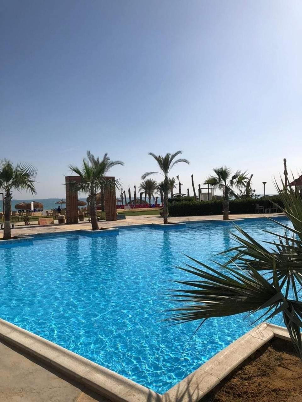 Laserina Palm Beach For Families Only Ground Floor With Big Garden Please Note That There Is Entrance Extra Fees 250 Le Per Adult Hotel Ain Sukhna Eksteriør billede